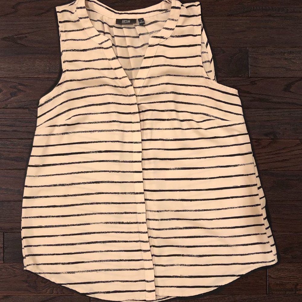 Apt. 9 Essentials Sleeveless Top Medium NWOT